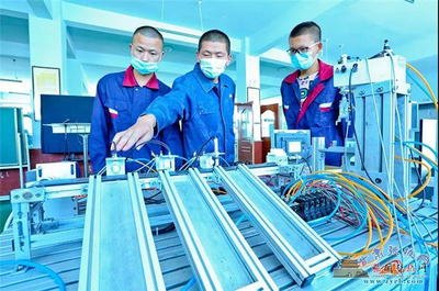 張掖 激活鄉(xiāng)村振興“動力源”——技術(shù)推廣服務(wù)的實踐與探索