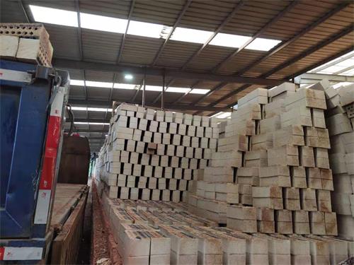 新泰燒結(jié)多孔磚 泰安市新甫新型建材 燒結(jié)多孔磚價格